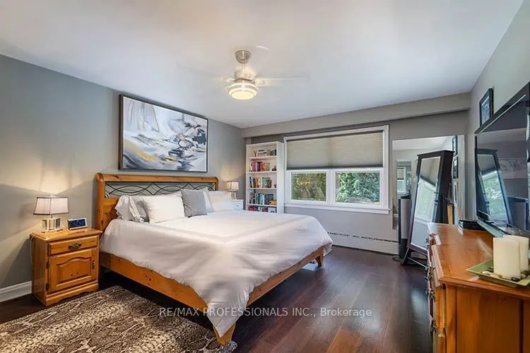 7 Treeline Court