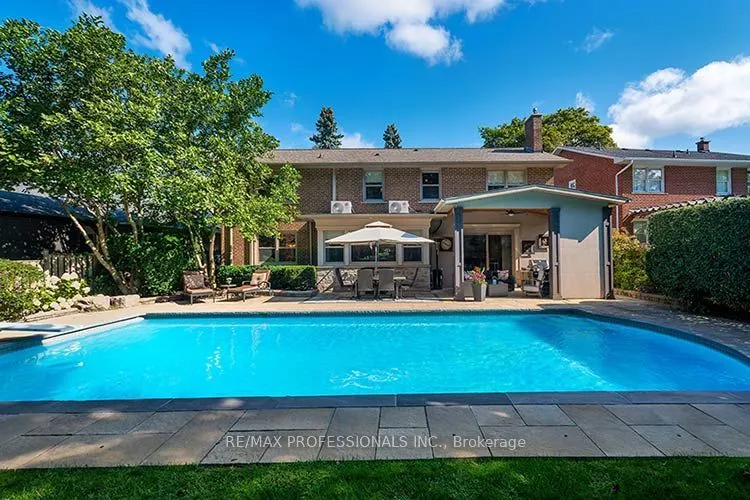7 Treeline Court