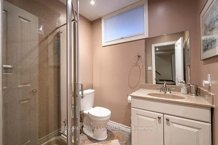 7 Treeline Court