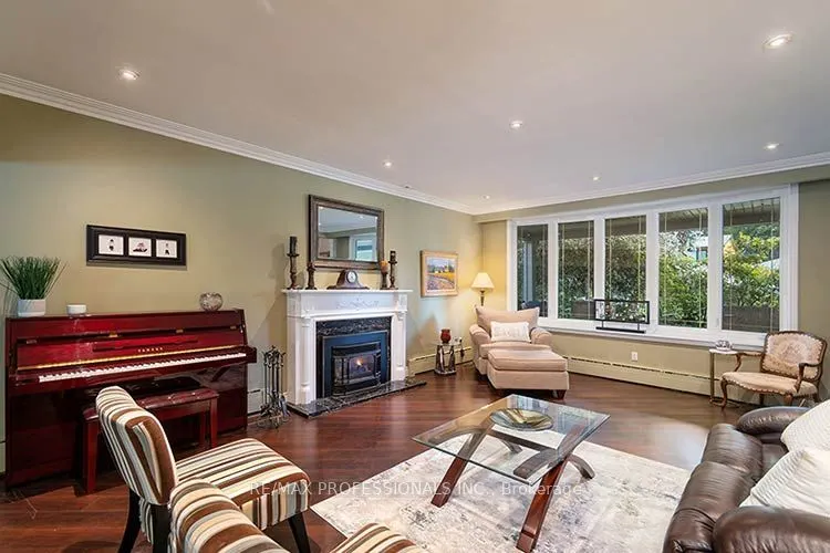 7 Treeline Court