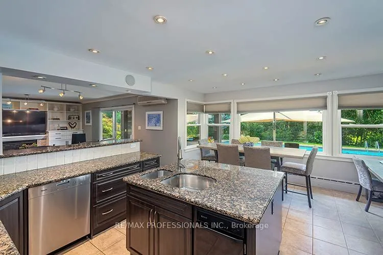7 Treeline Court