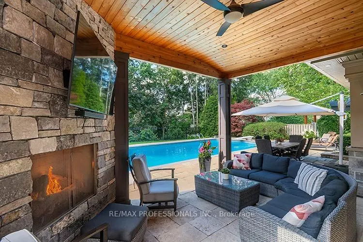 7 Treeline Court