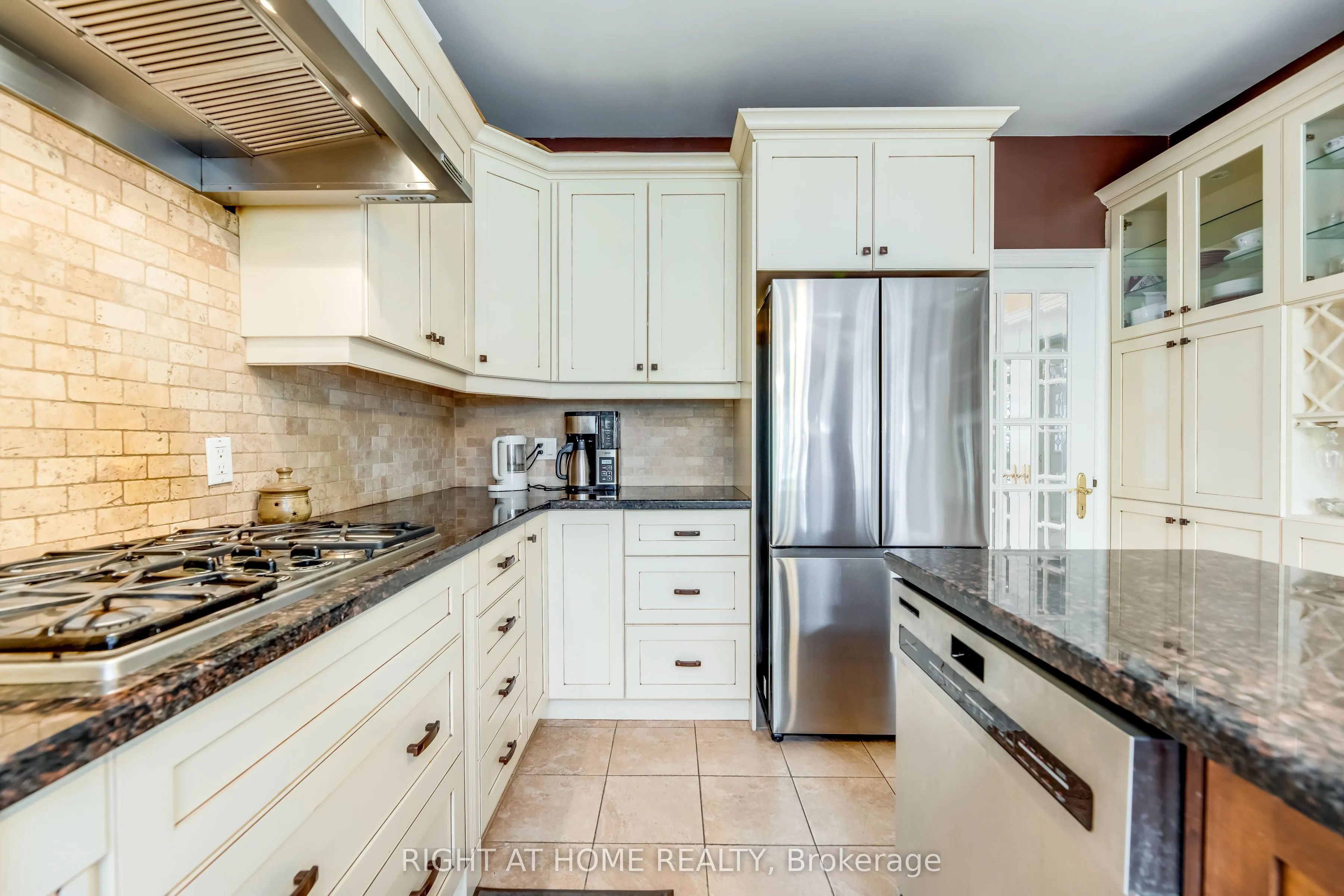 2175 Oneida Court