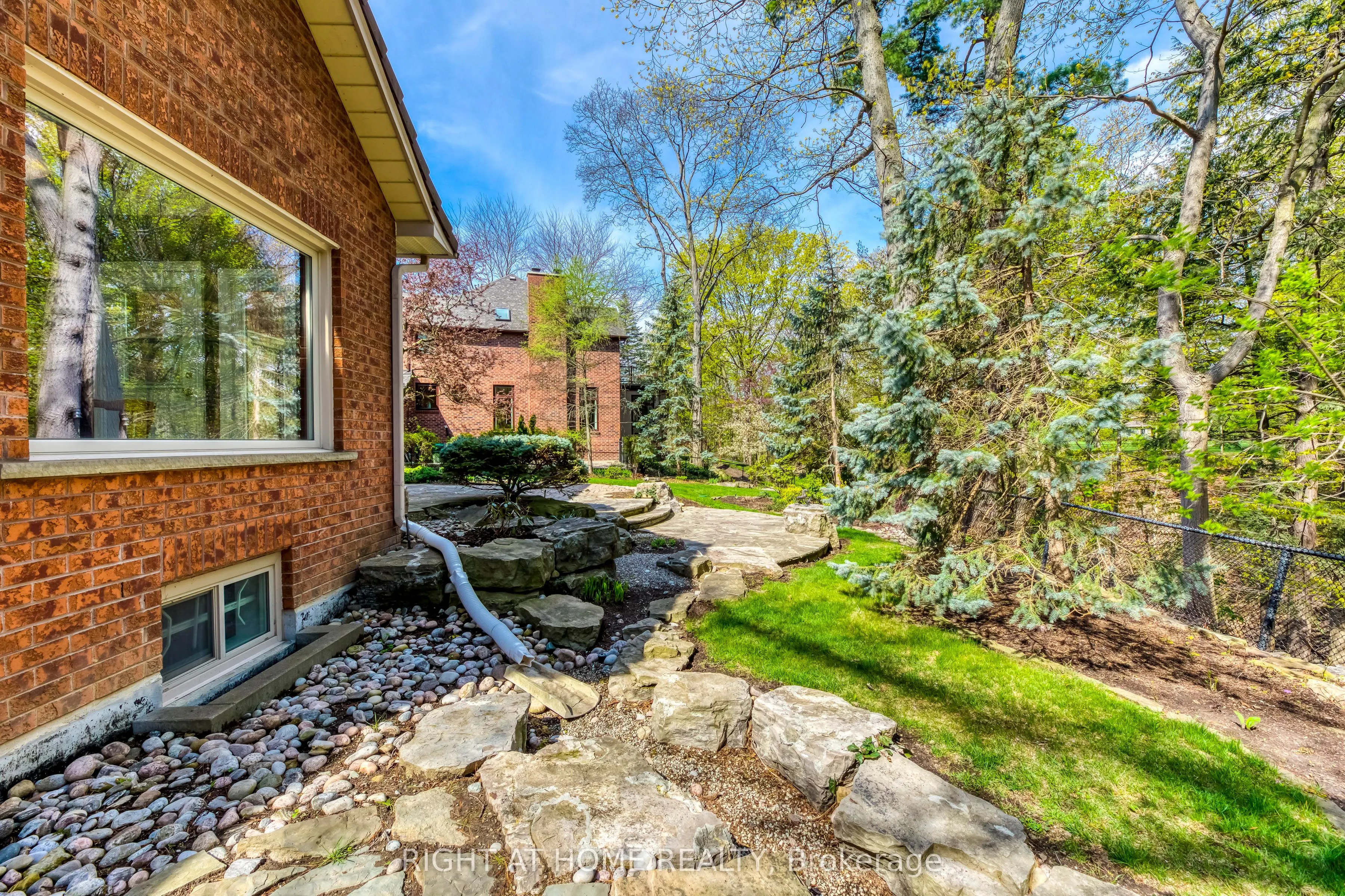 2175 Oneida Court