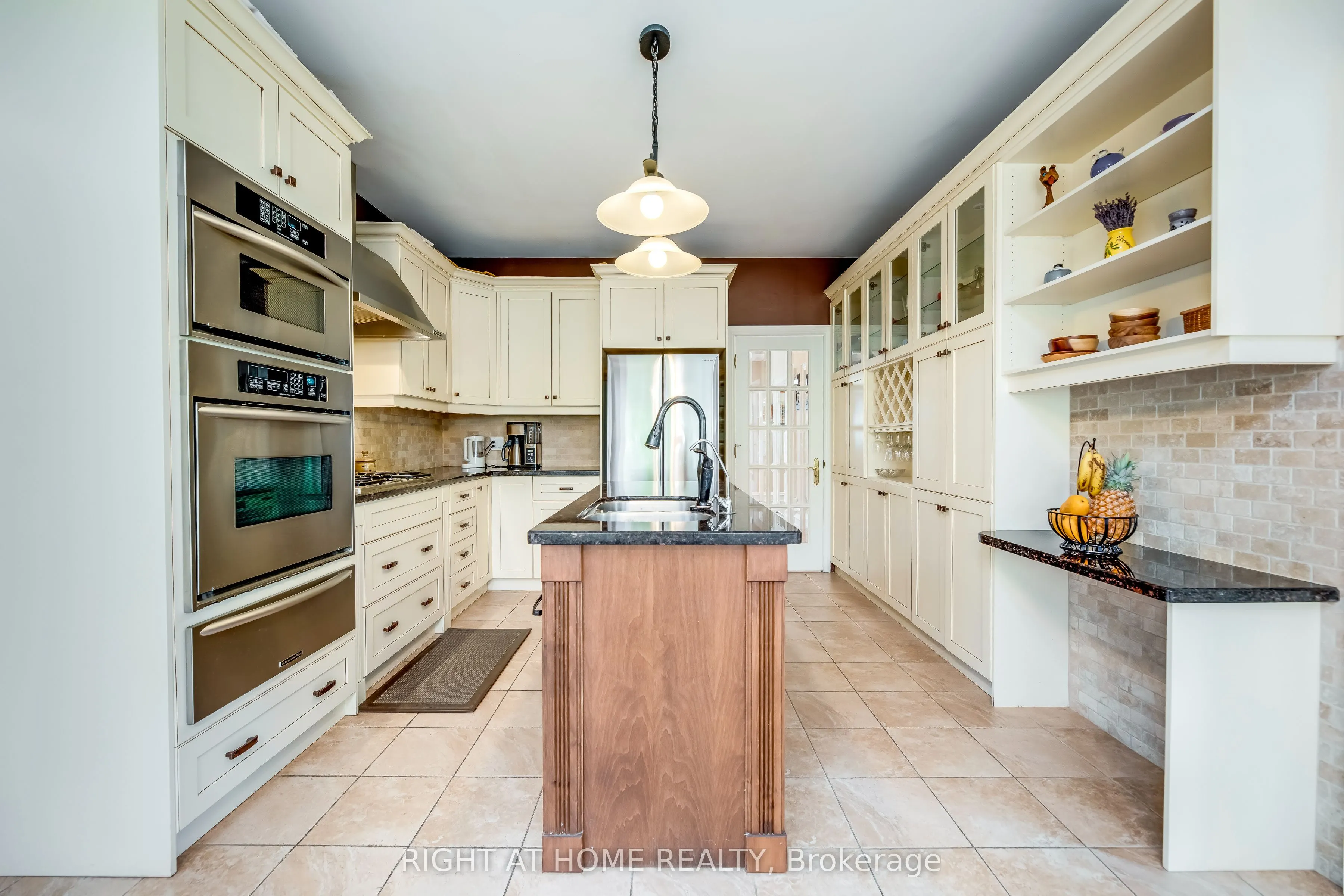 2175 Oneida Court