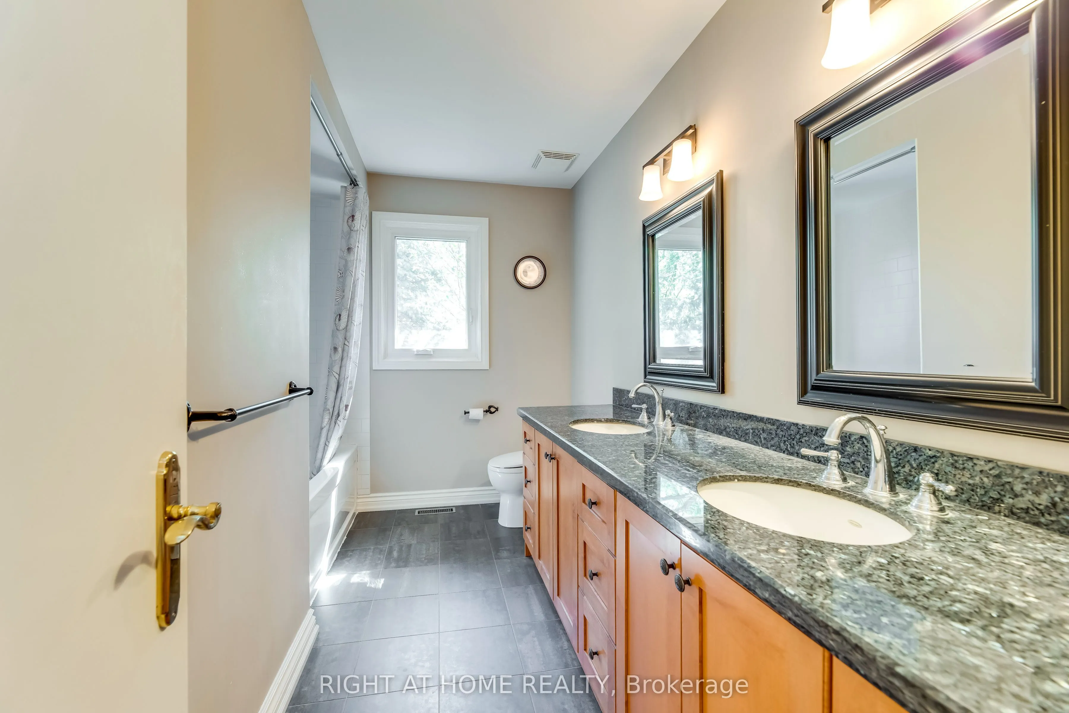 2175 Oneida Court