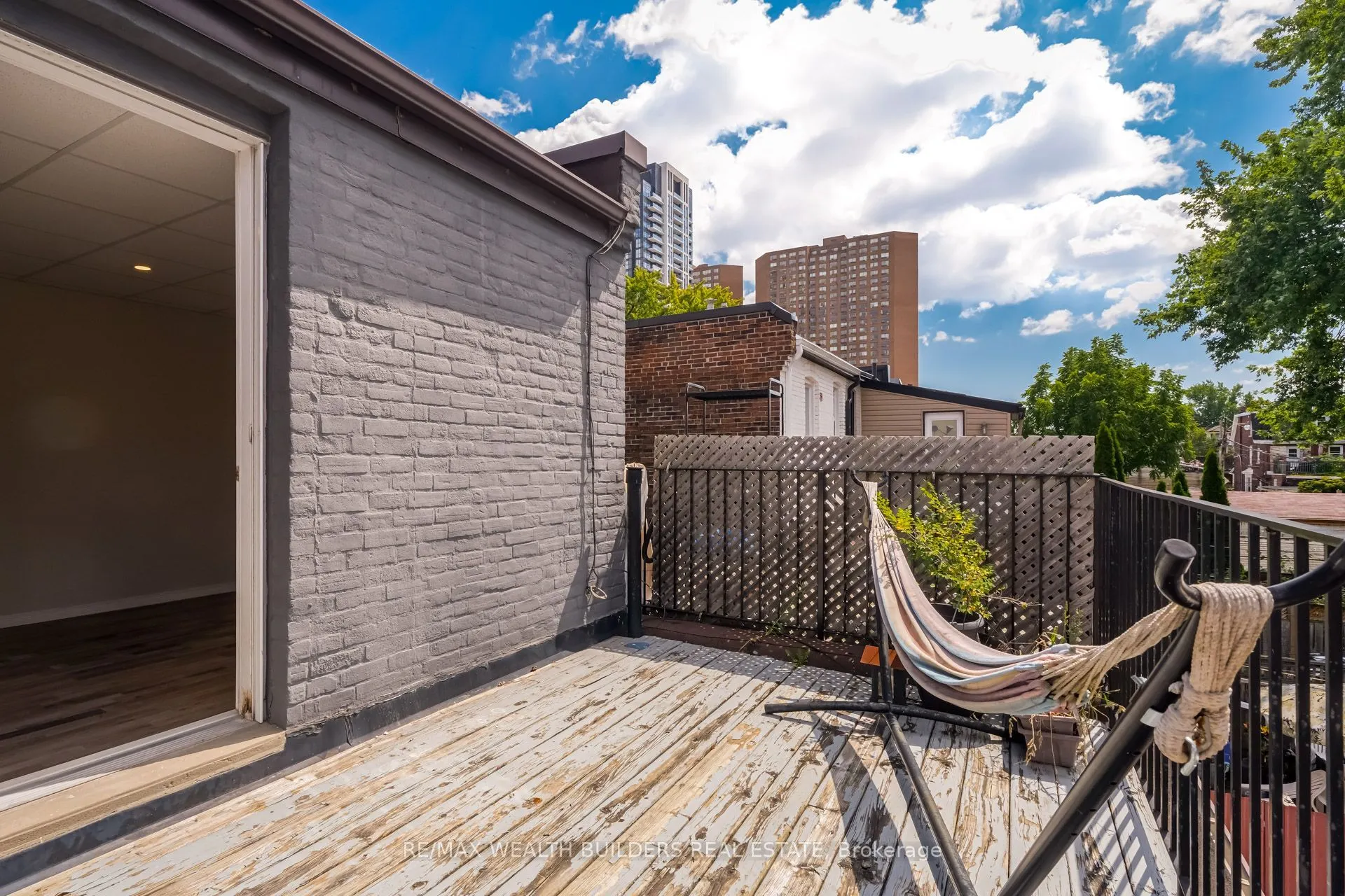 2443 dundas Street W #Upper Unit 2