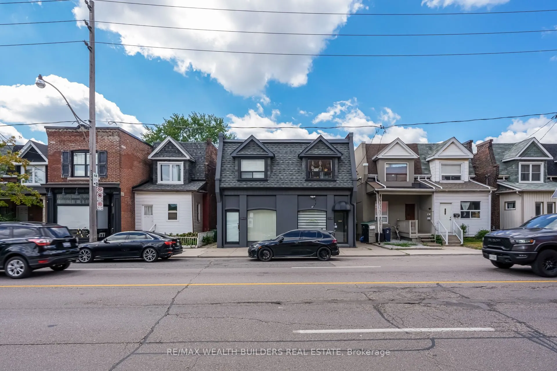 2443 dundas Street W #Upper Unit 2