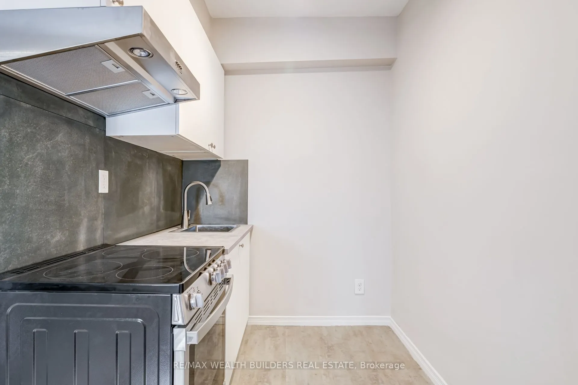 2443 dundas Street W #Upper Unit 2