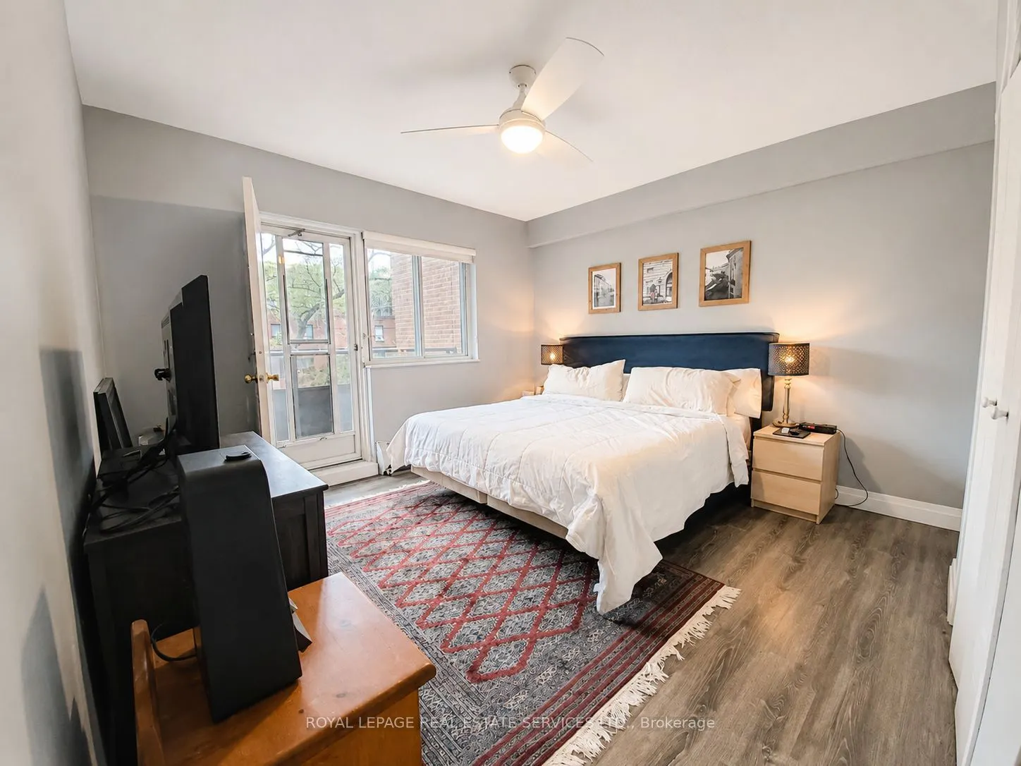 15 Elizabeth Street N #203