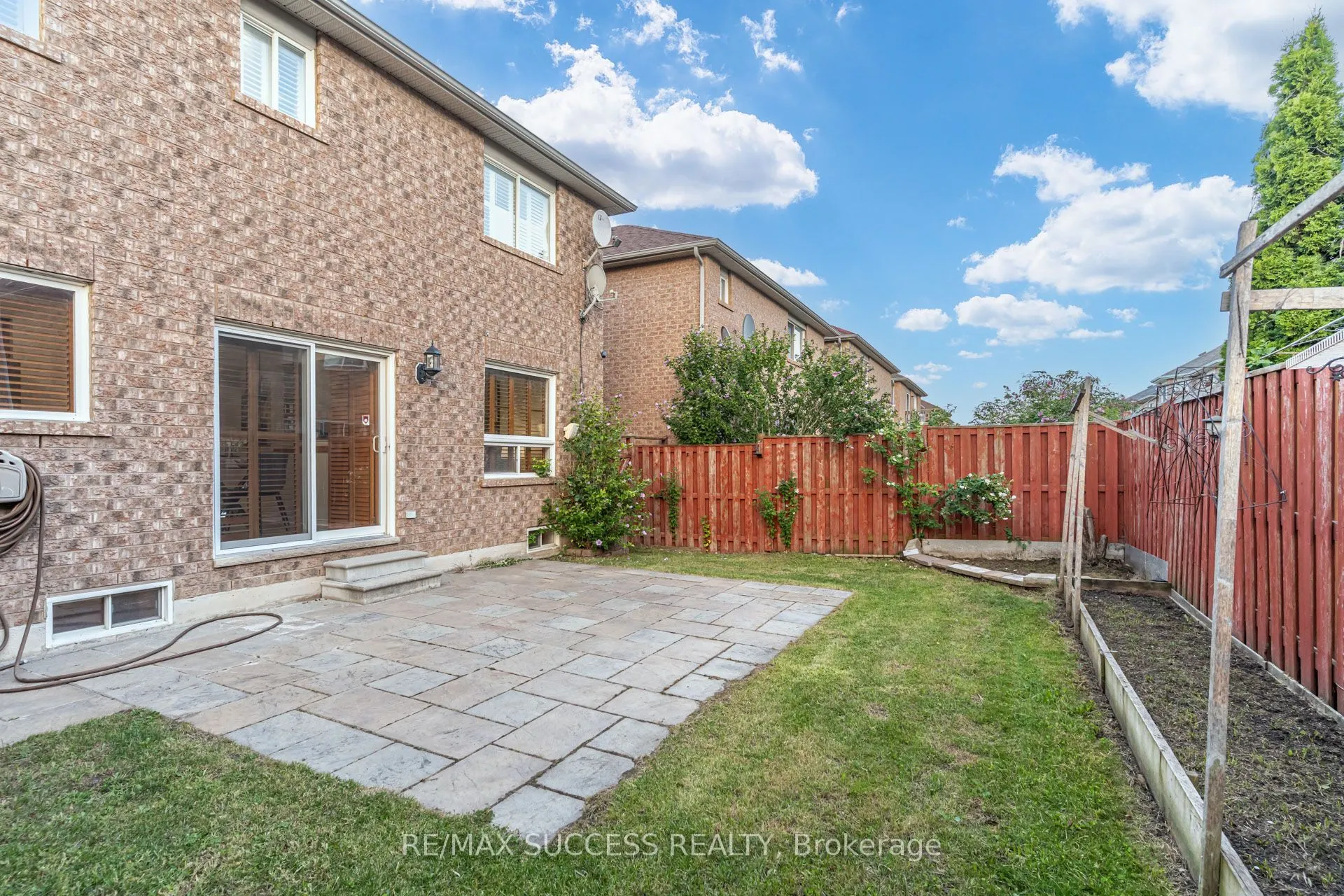 54 Ferncroft Place
