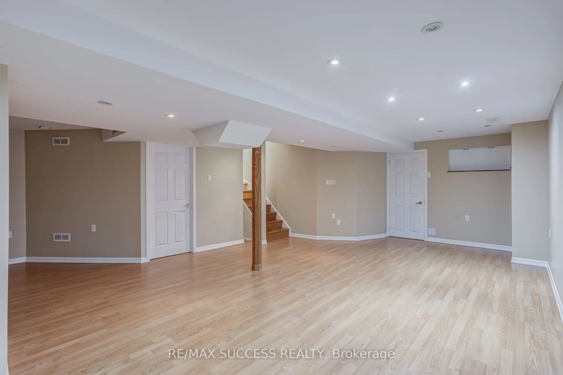 54 Ferncroft Place