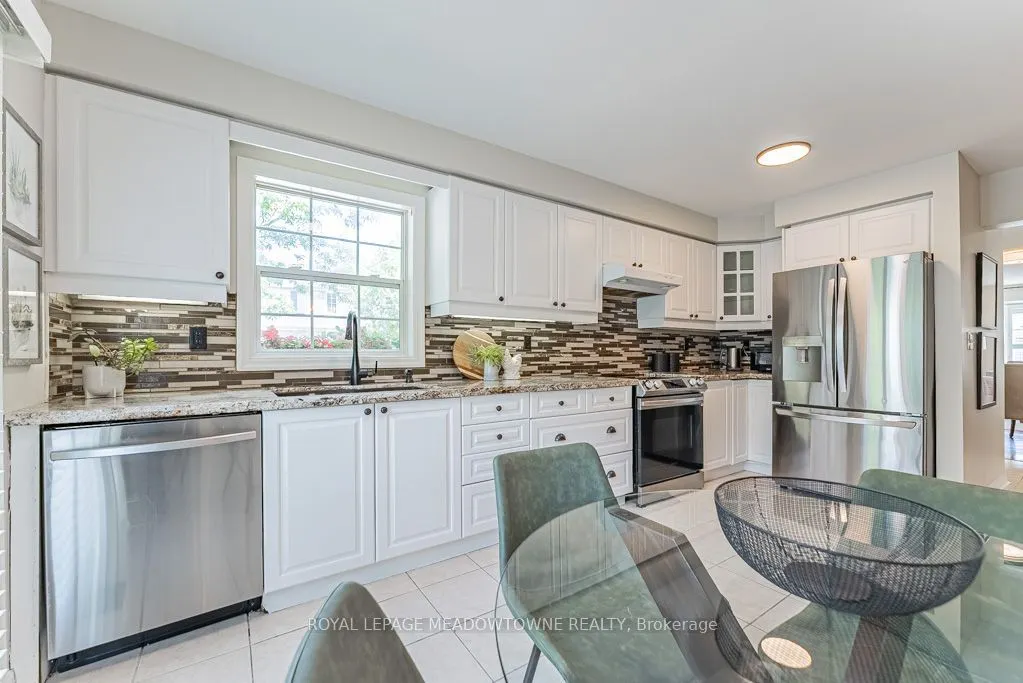 1116 Barclay Circle