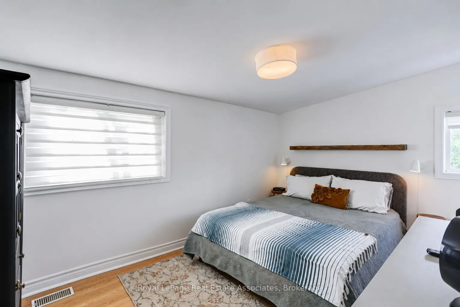 889 Third Street