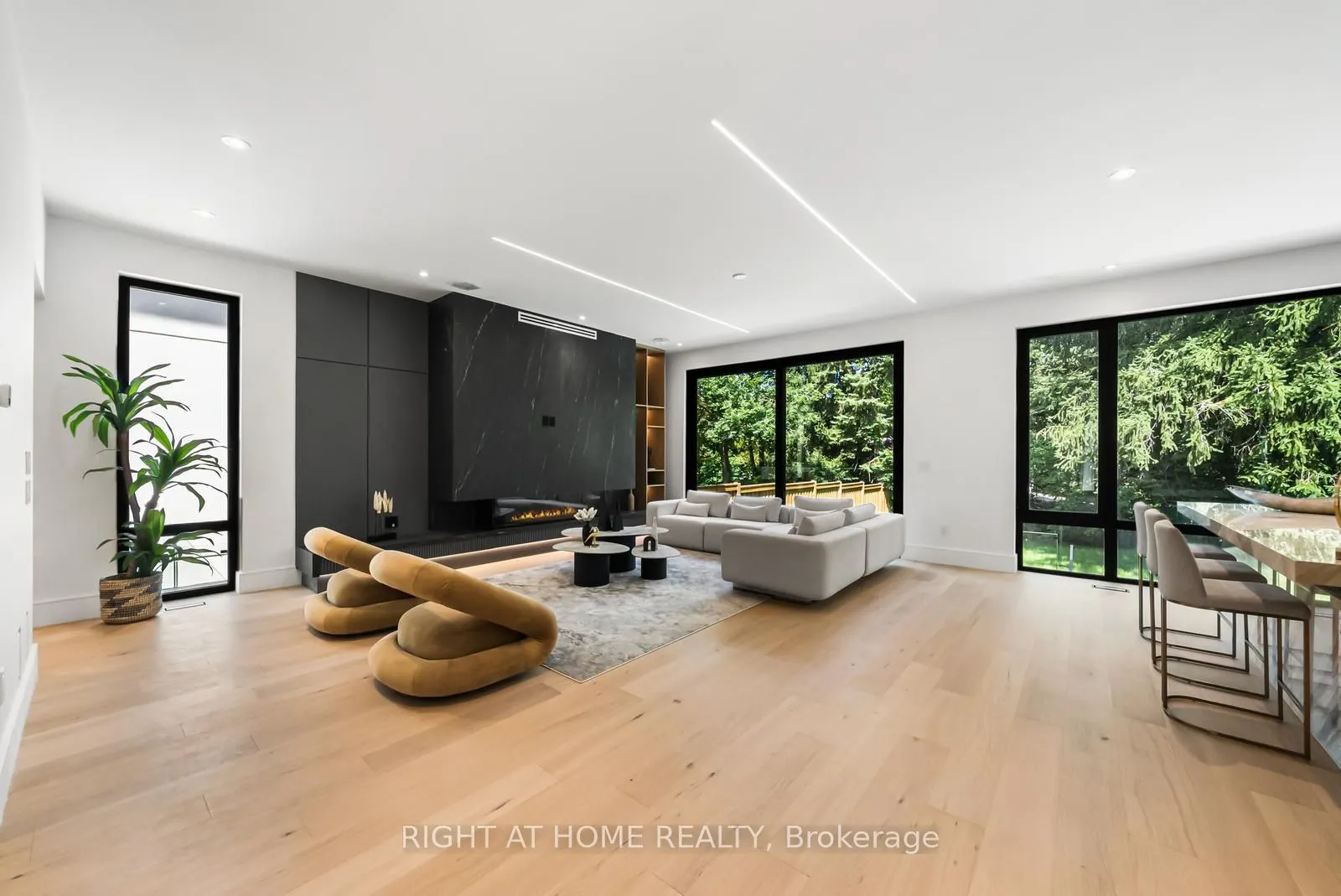 1205 Canterbury Road