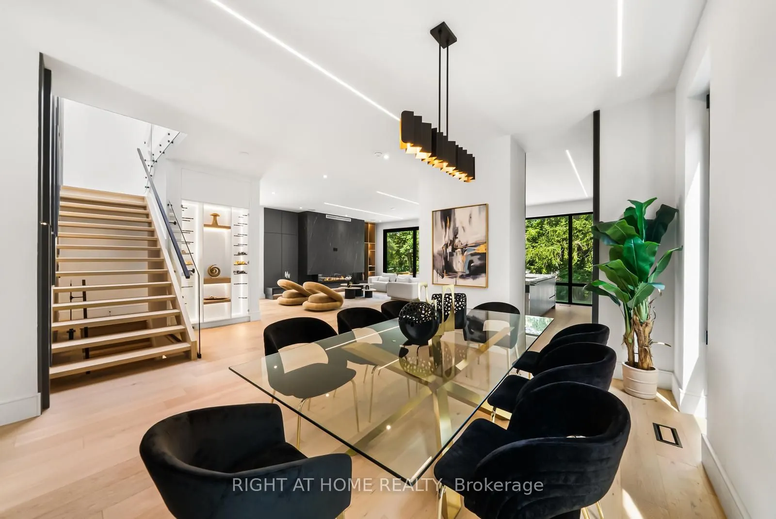 1205 Canterbury Road