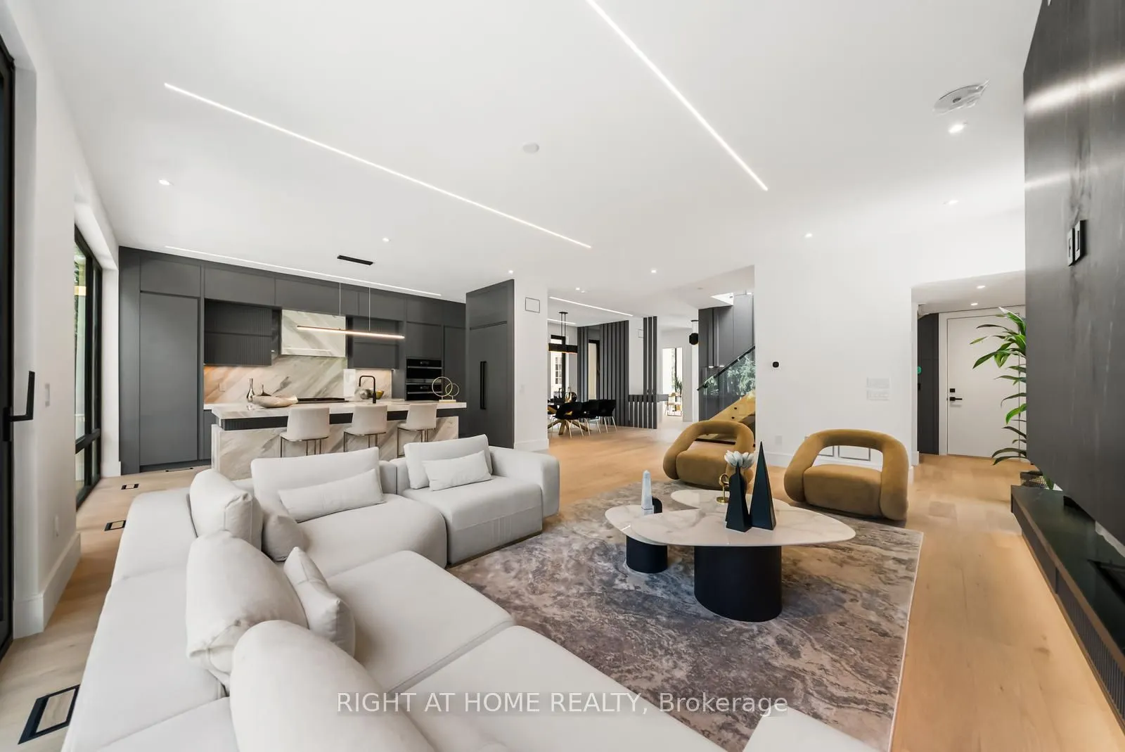 1205 Canterbury Road