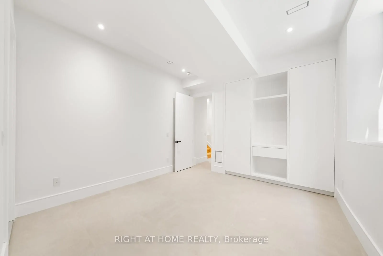 1205 Canterbury Road