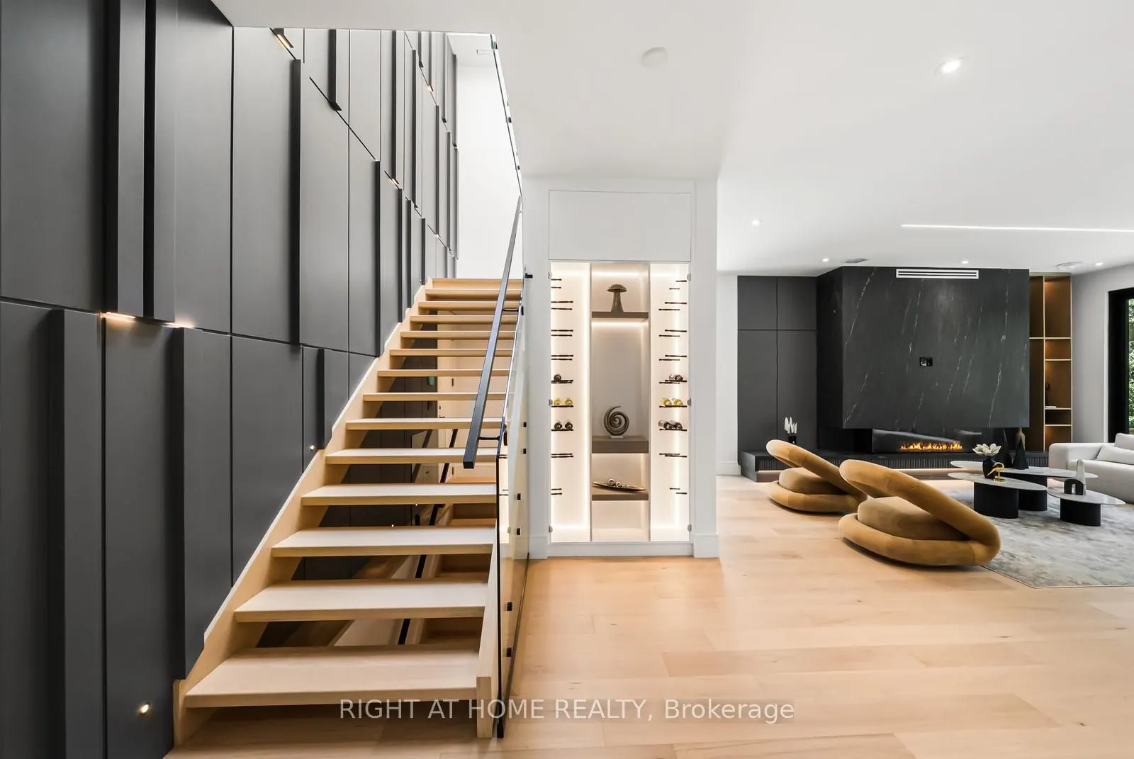1205 Canterbury Road