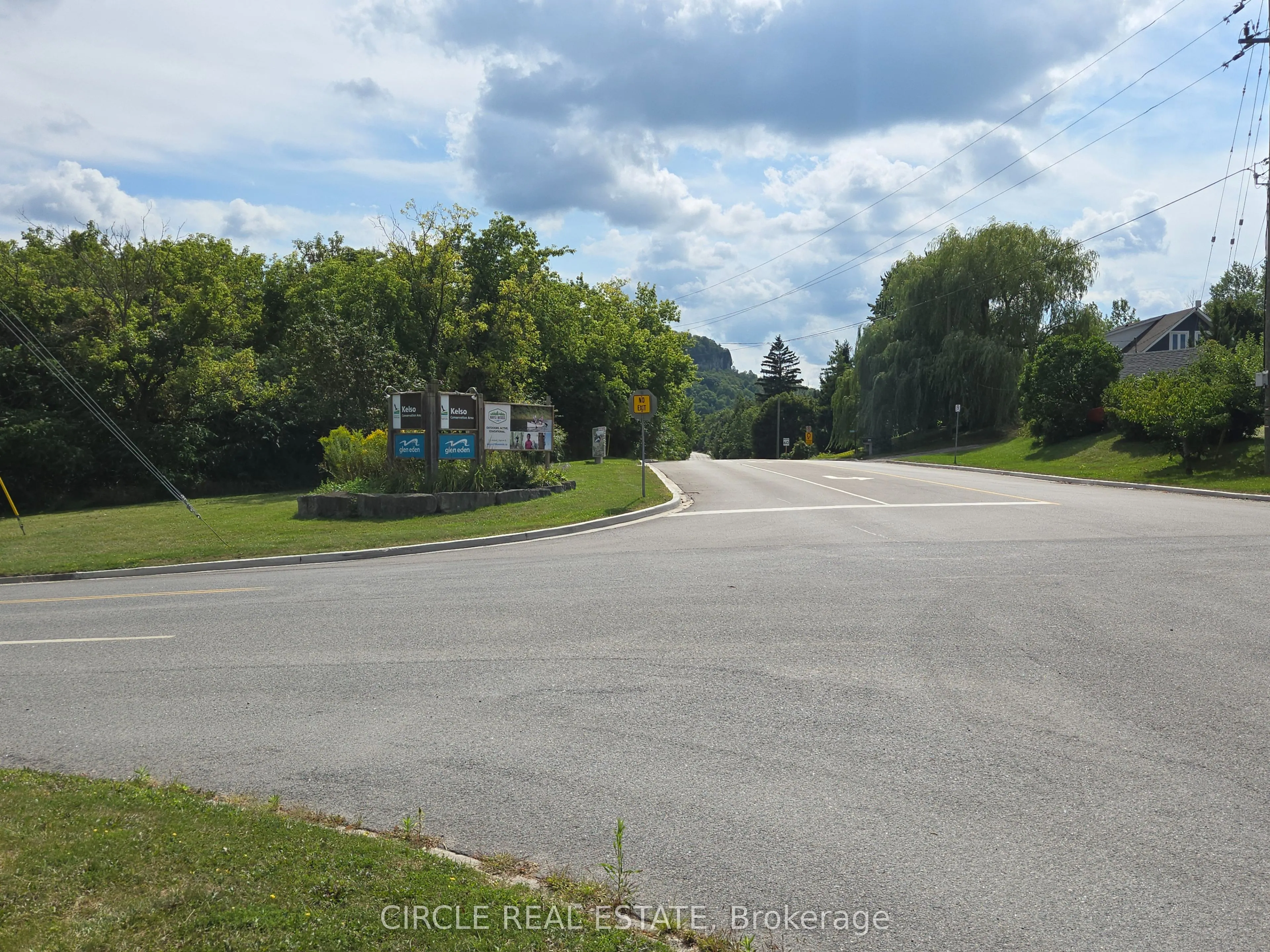 4 3rd Side Road S