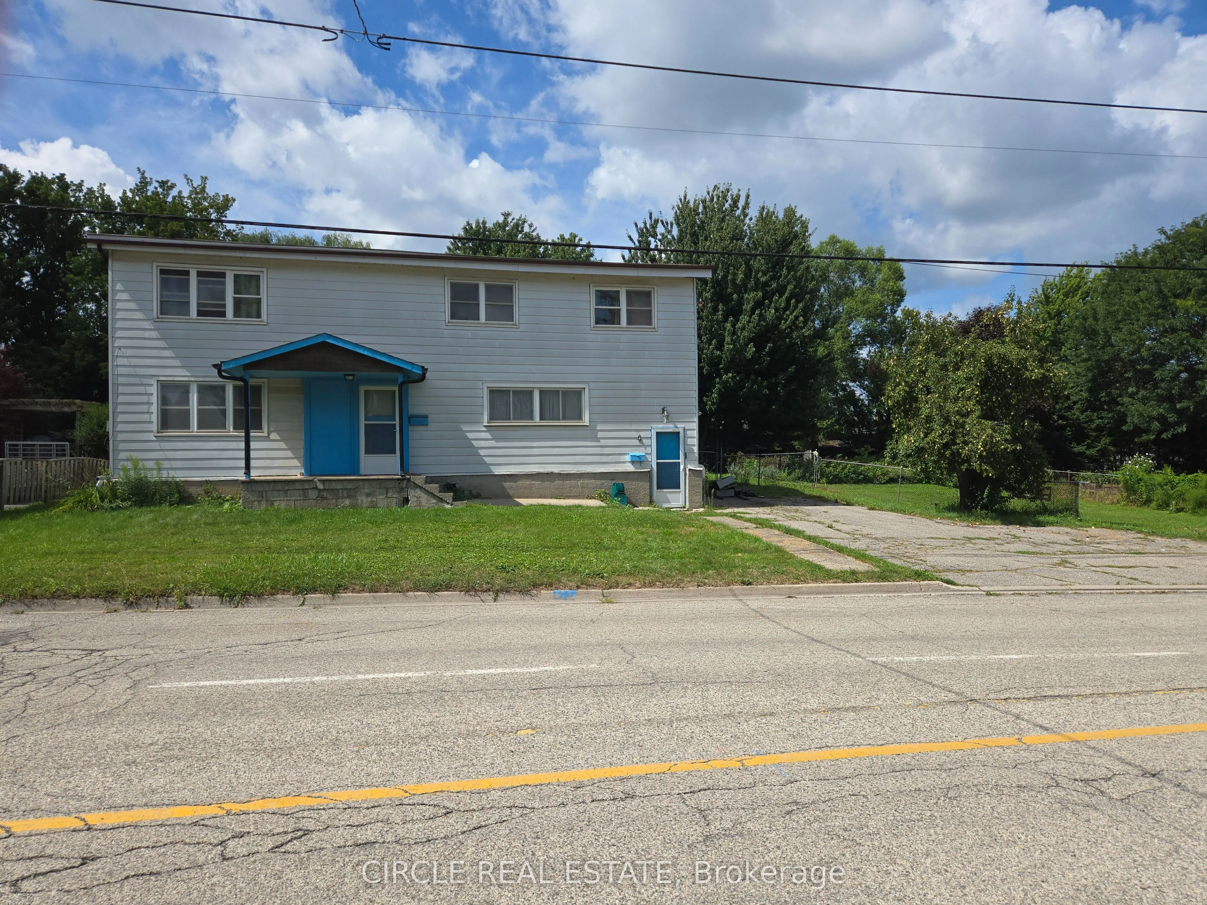 4 3rd Side Road S