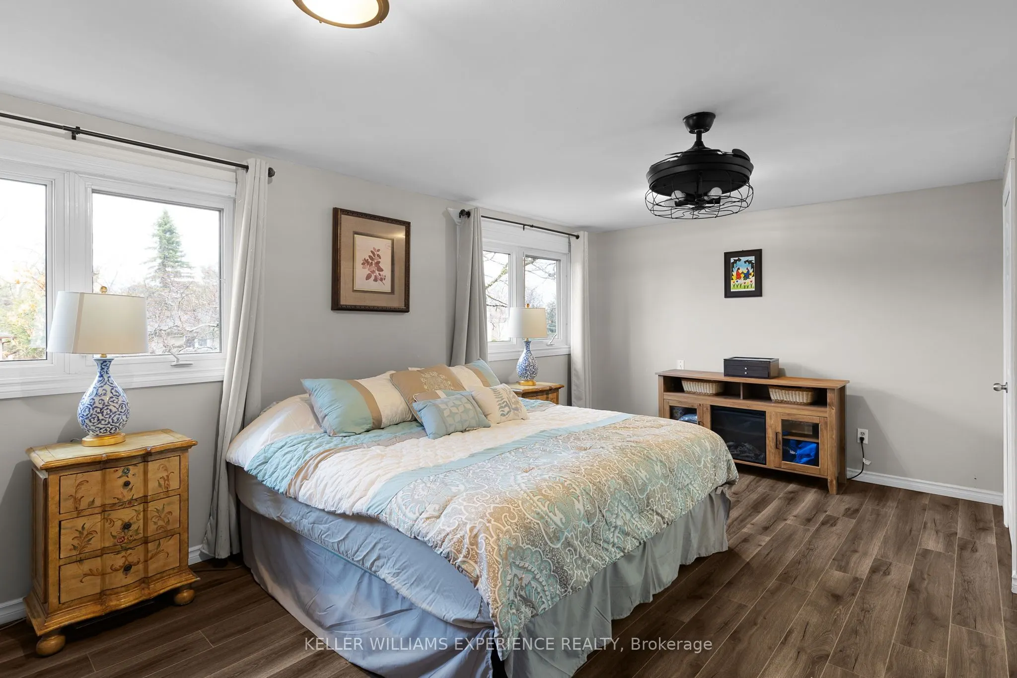 27 Rustic Crescent