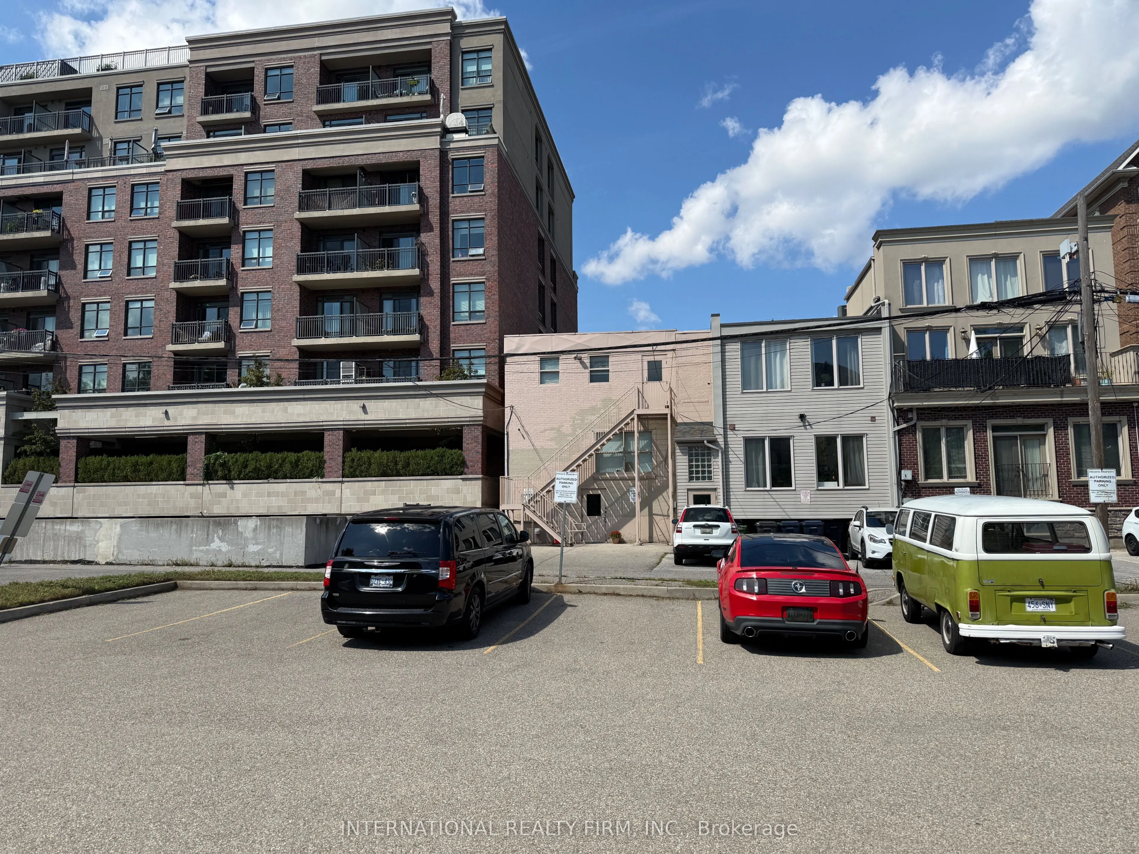 3555 Lake Shore Boulevard W