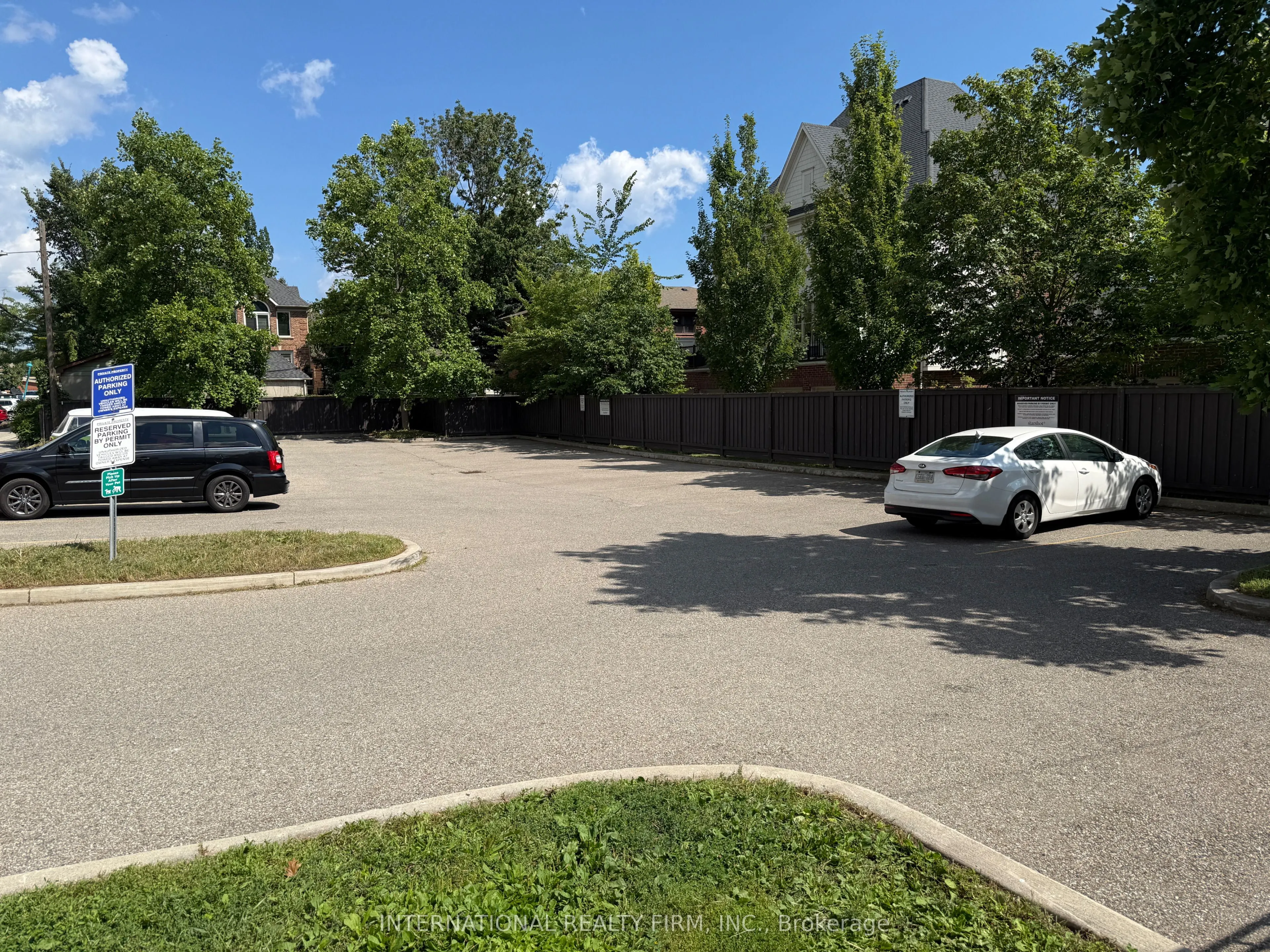 3555 Lake Shore Boulevard W