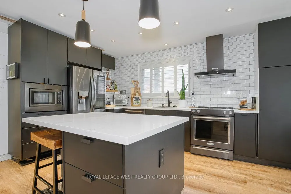 12 Leavenworth Crescent