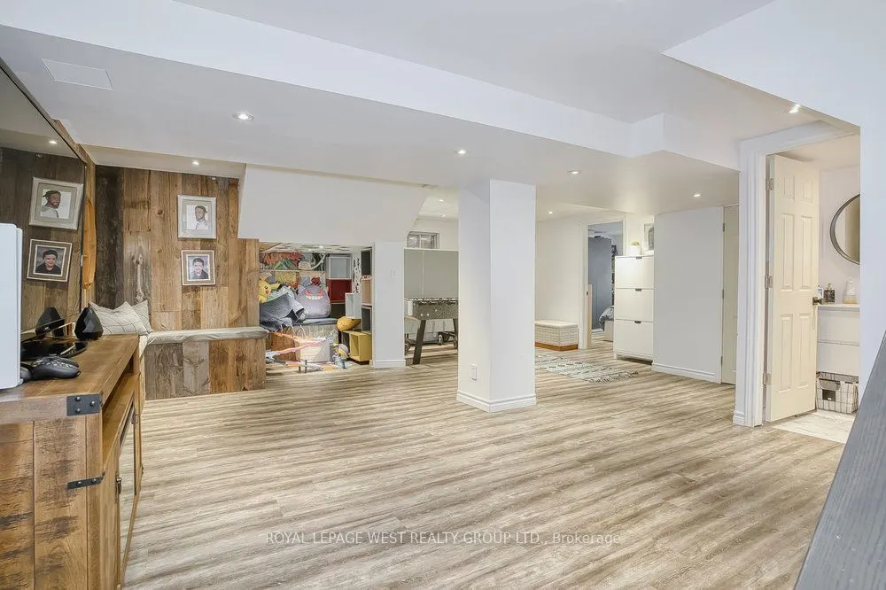 12 Leavenworth Crescent