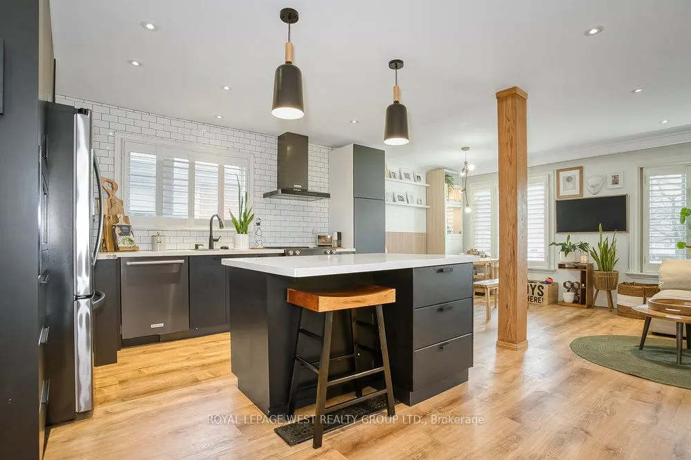 12 Leavenworth Crescent