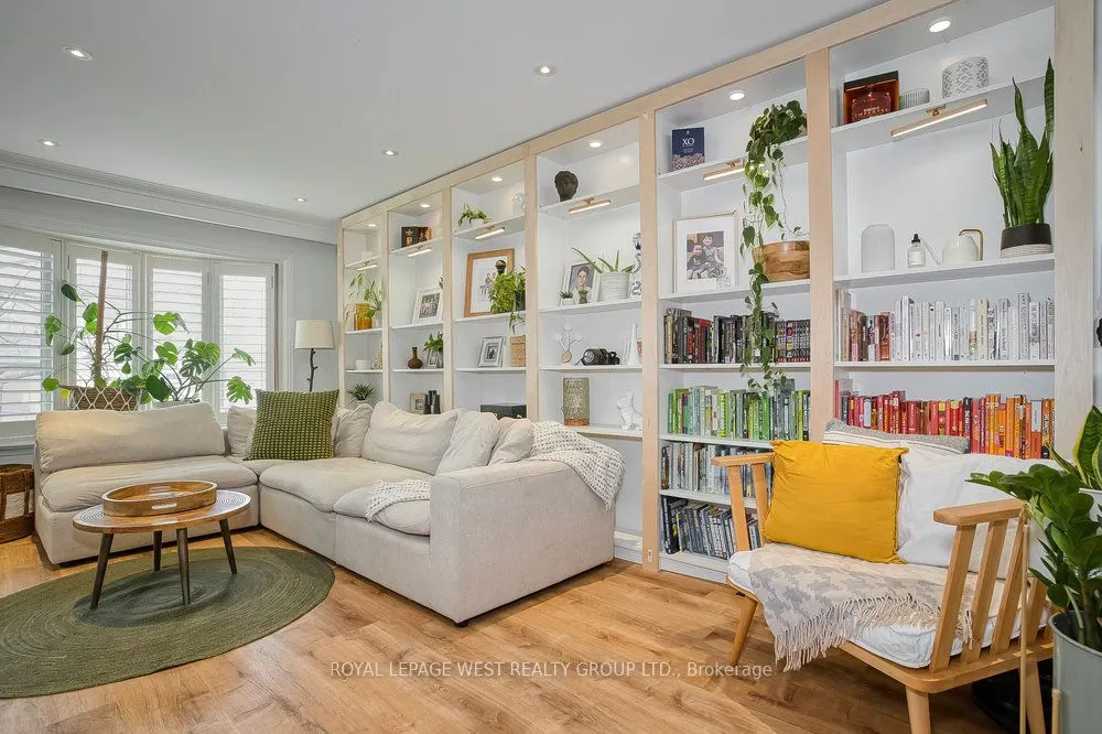 12 Leavenworth Crescent