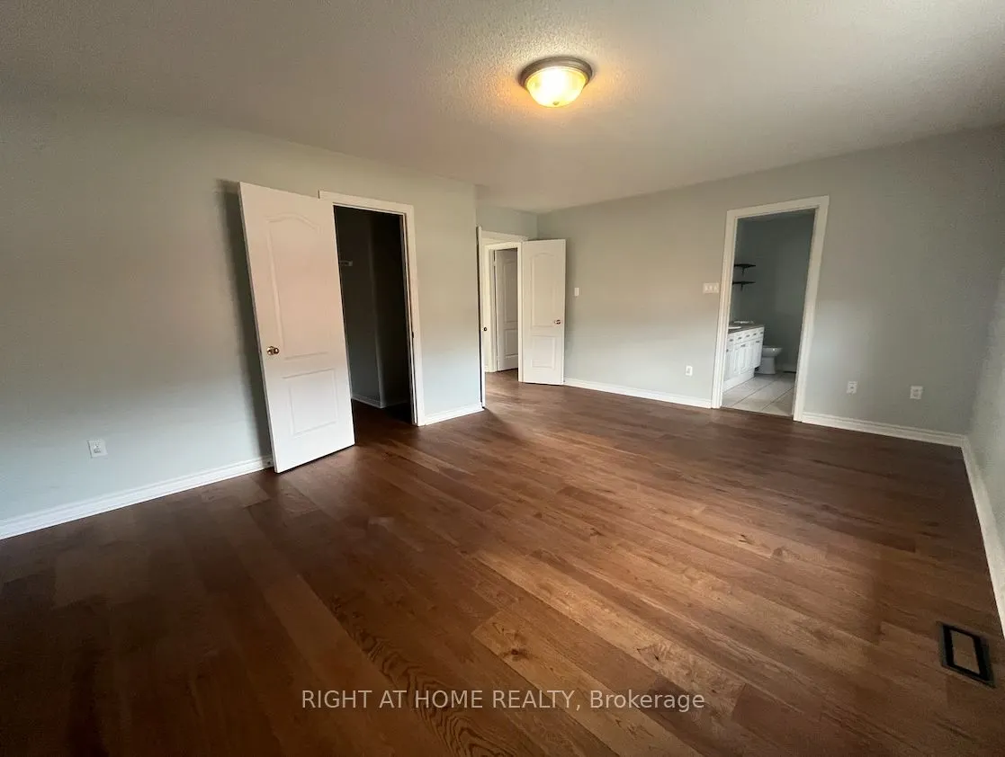 22 Amboise Crescent #Main