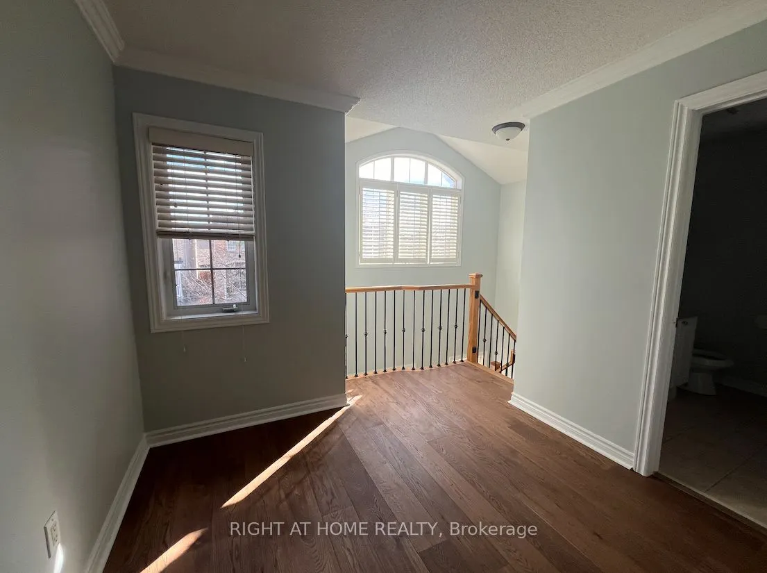22 Amboise Crescent #Main