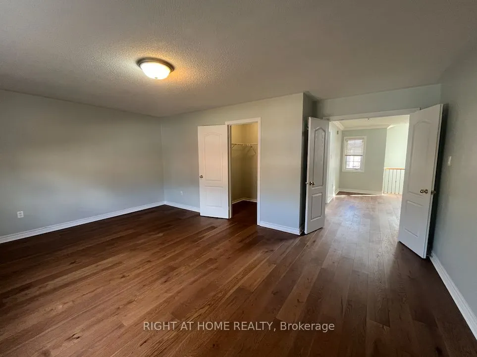 22 Amboise Crescent #Main