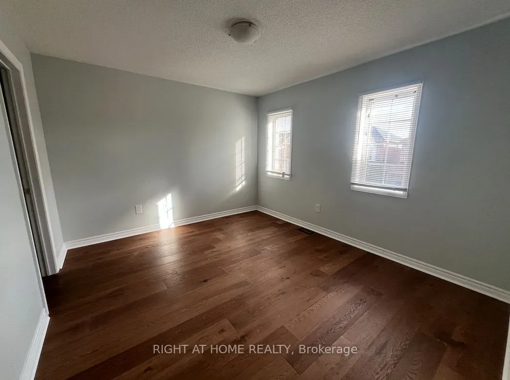 22 Amboise Crescent #Main