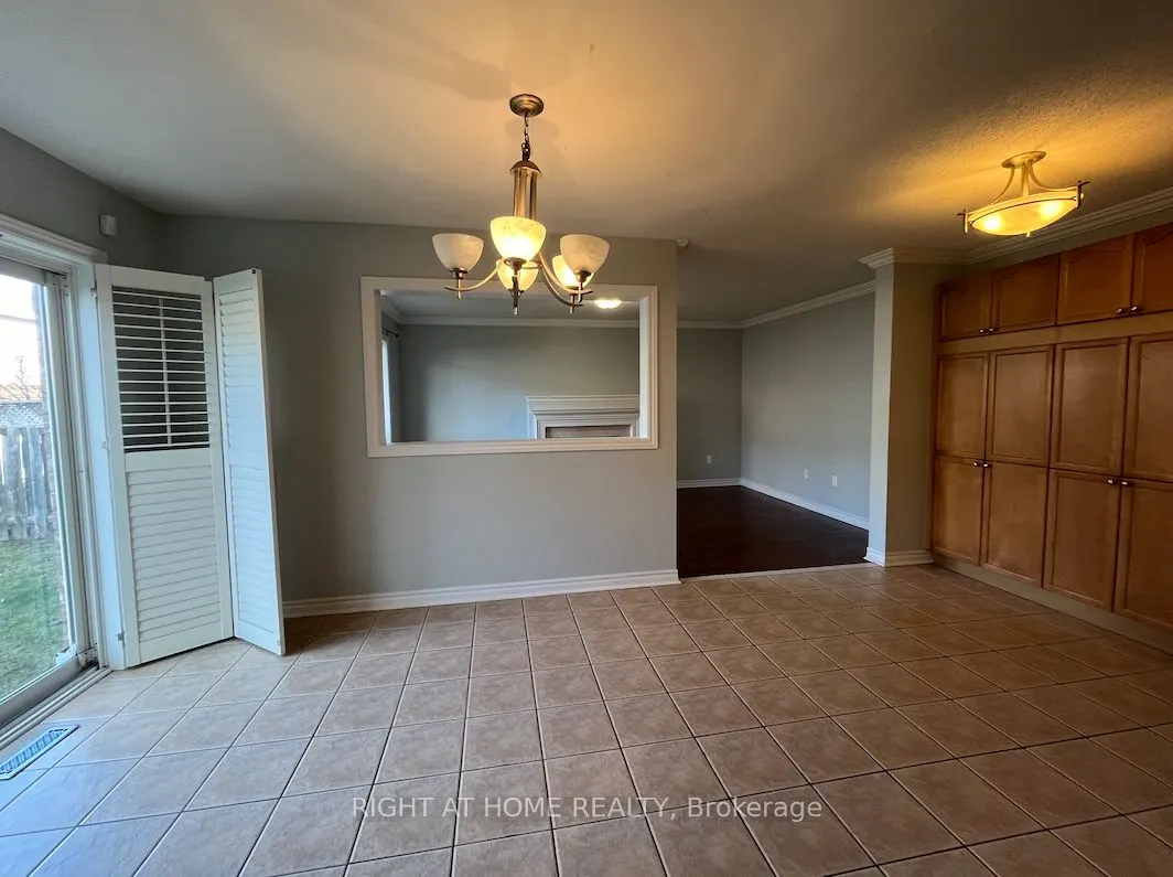 22 Amboise Crescent #Main