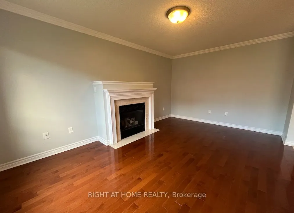 22 Amboise Crescent #Main