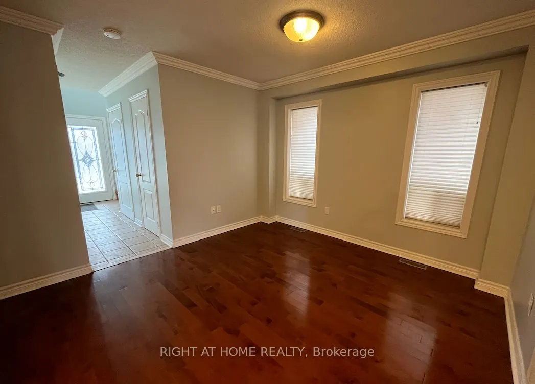 22 Amboise Crescent #Main