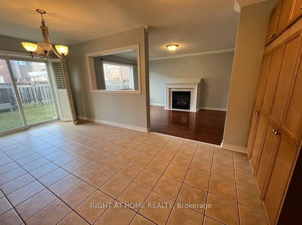 22 Amboise Crescent #Main