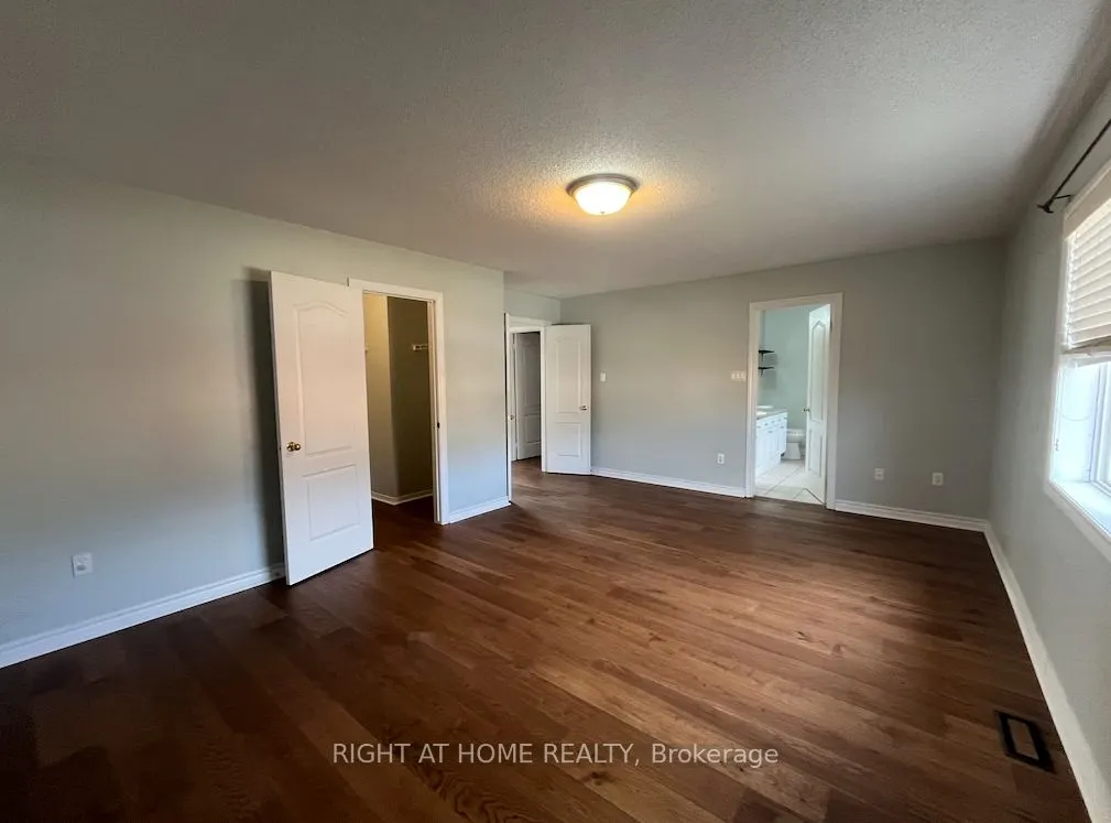 22 Amboise Crescent #Main