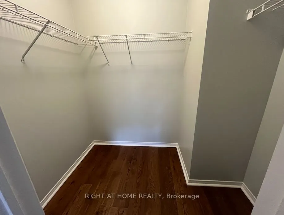 22 Amboise Crescent #Main