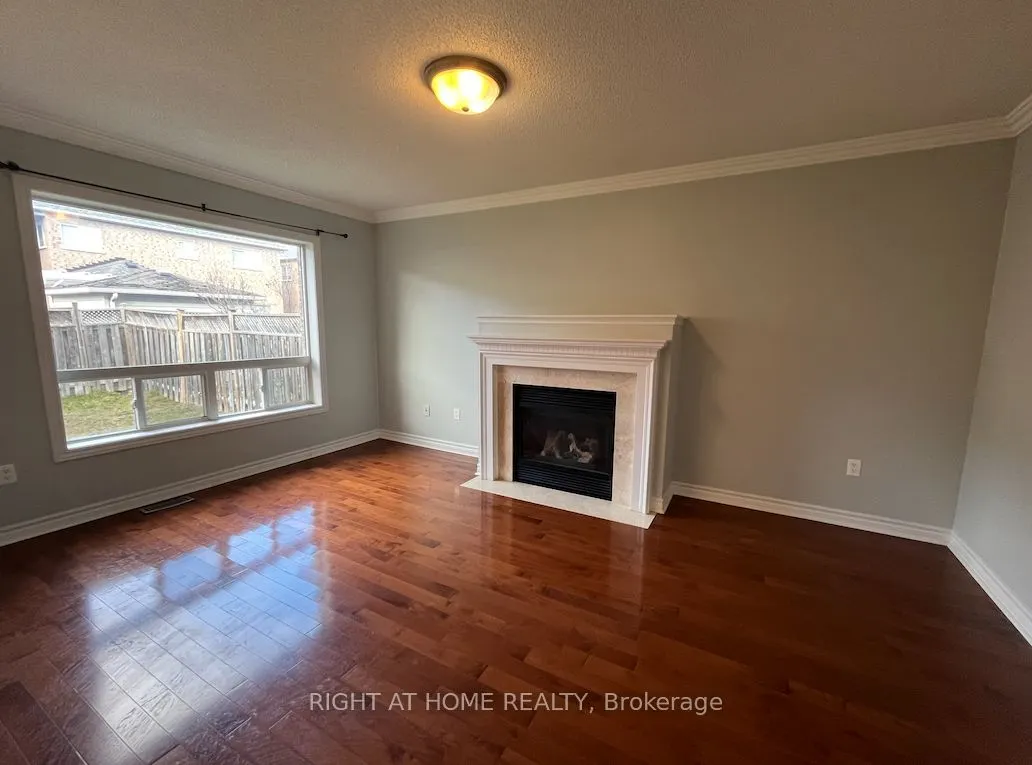 22 Amboise Crescent #Main