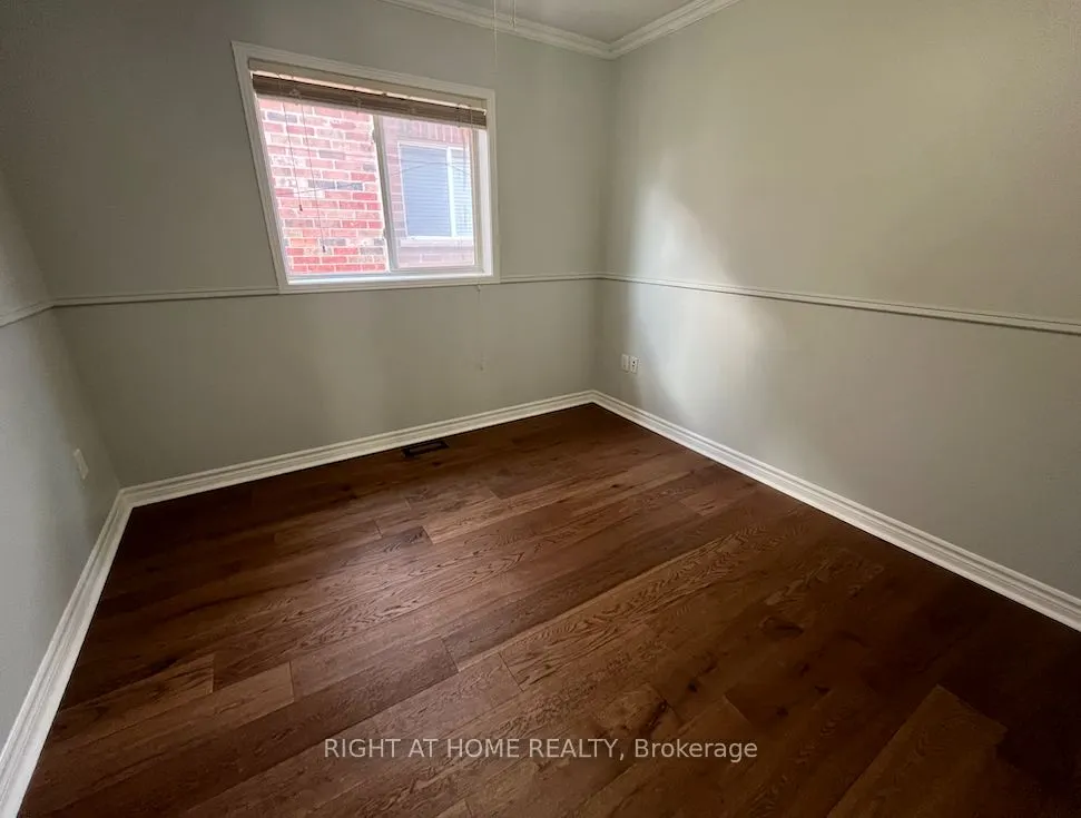22 Amboise Crescent #Main