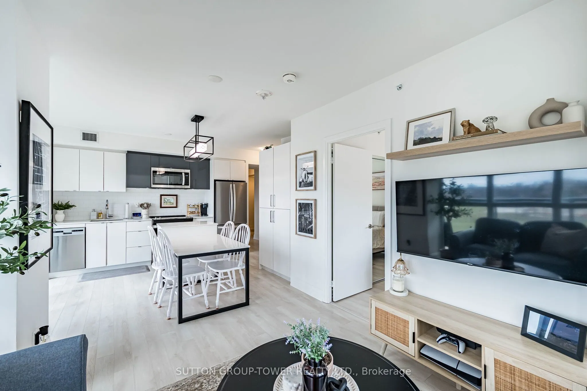 1461 Lawrence Avenue W #609