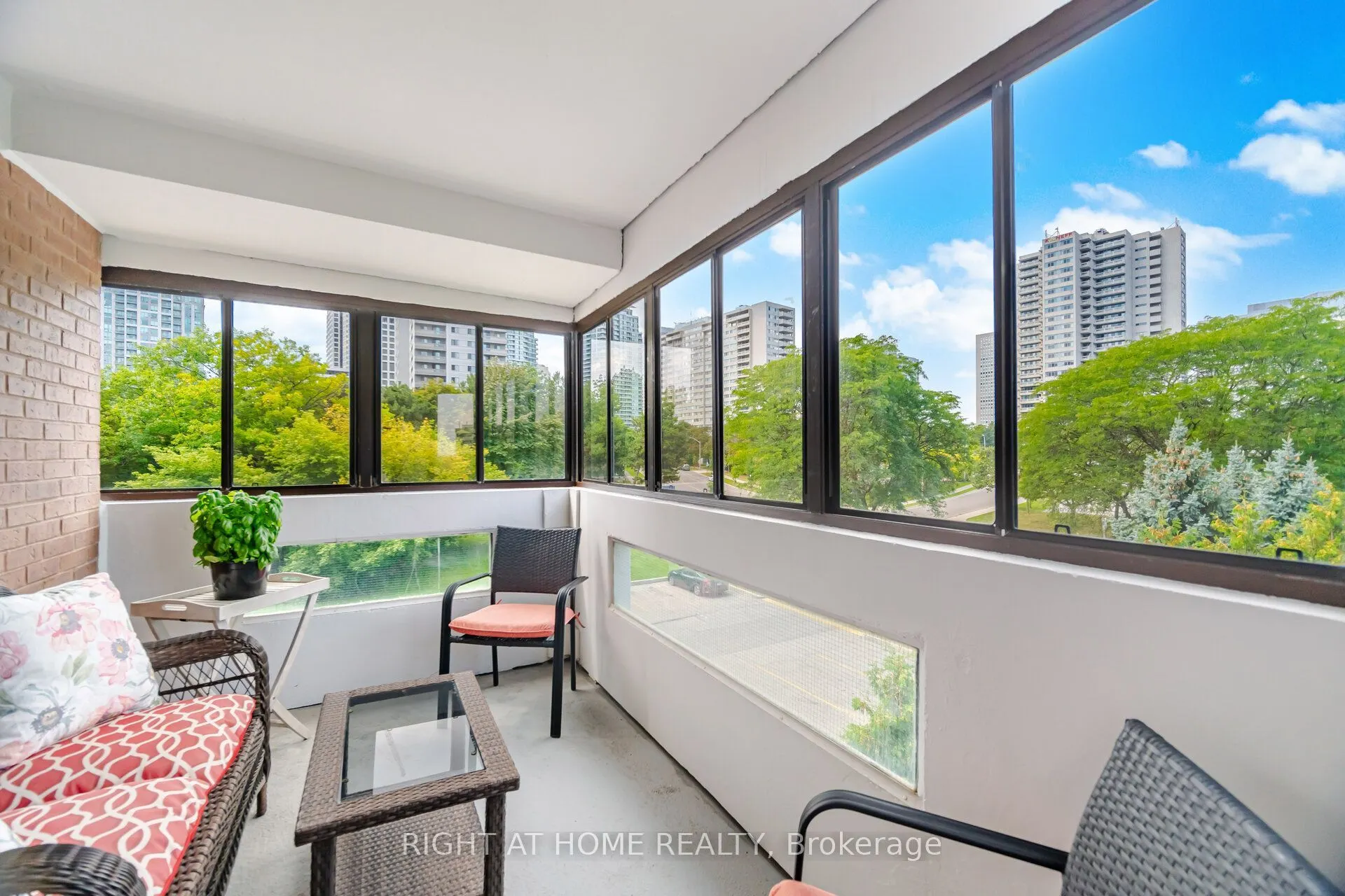 1580 Mississauga Valley Boulevard #301