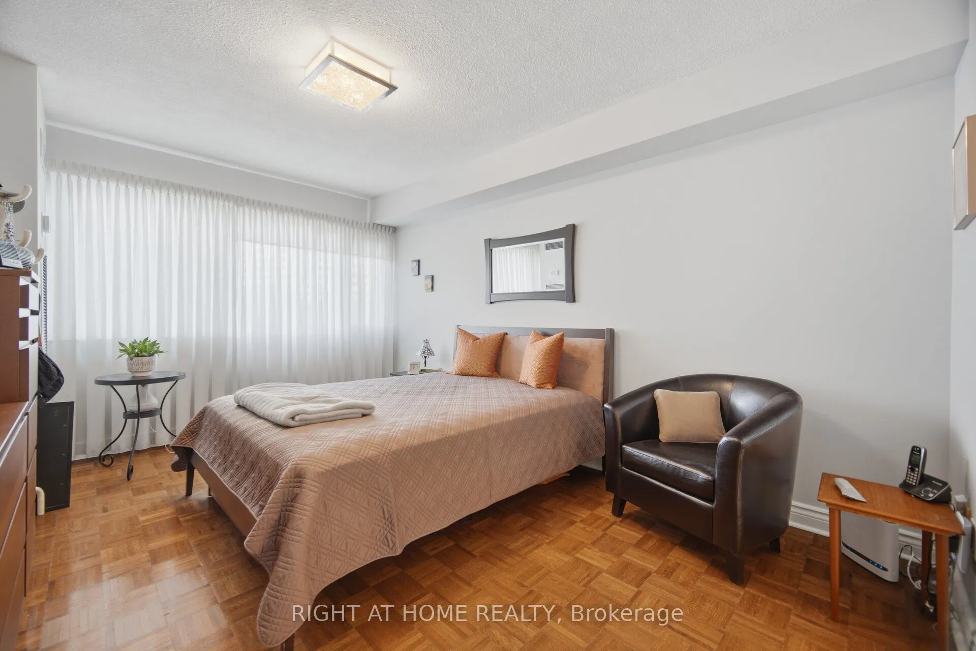 1580 Mississauga Valley Boulevard #301