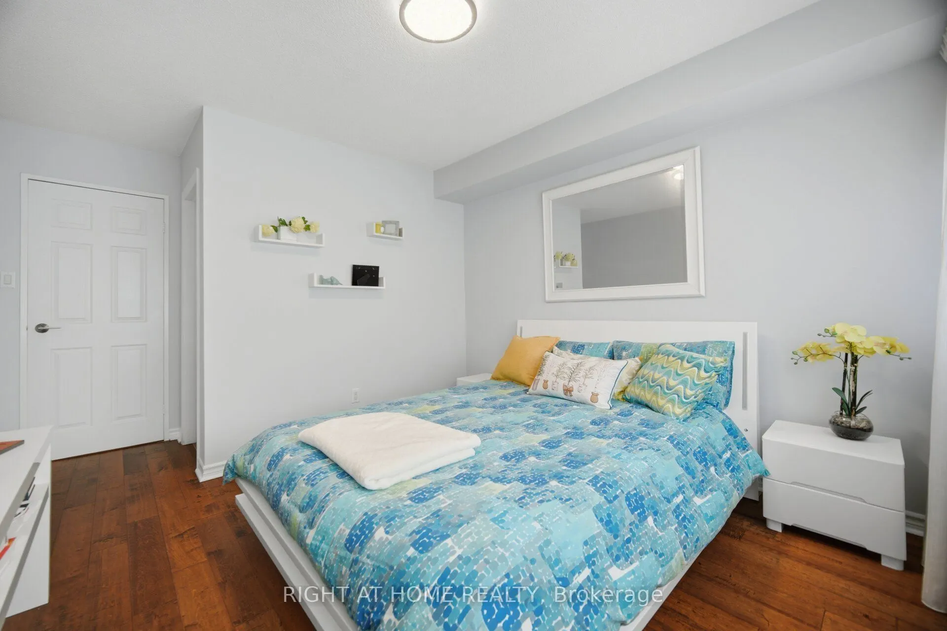 1580 Mississauga Valley Boulevard #301