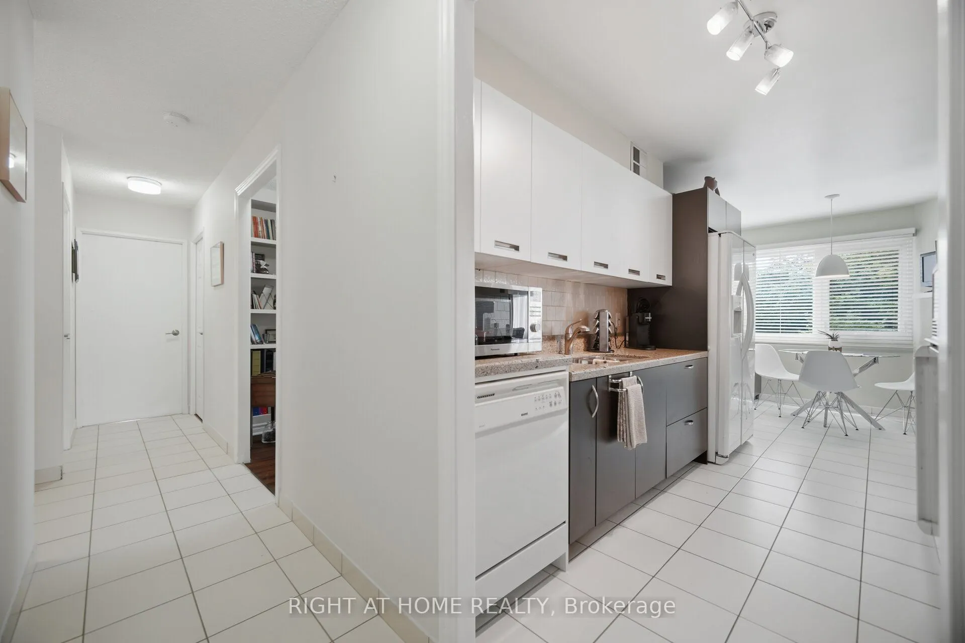 1580 Mississauga Valley Boulevard #301