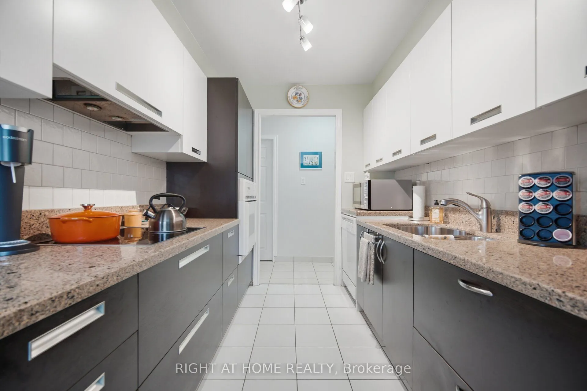 1580 Mississauga Valley Boulevard #301